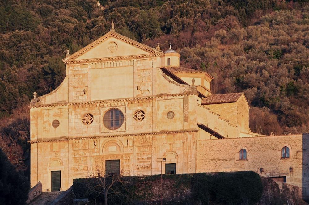 Hotel Athena Spoleto Kültér fotó