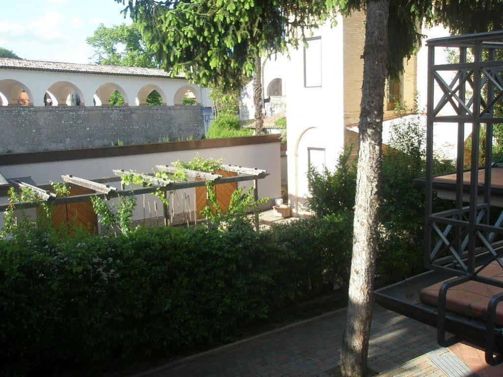 Hotel Athena Spoleto Kültér fotó